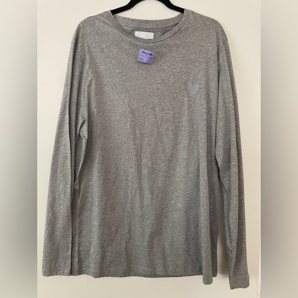 Woman’s XL long sleeve pajama sleeve shirt